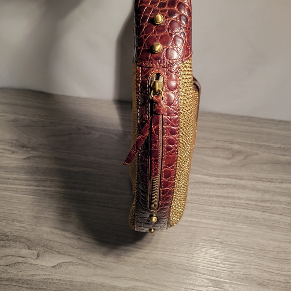 Eric Javits – Gold Studded Squishee Chip Hobo with Brown Crocodile Leather. New - Picture 4 of 8